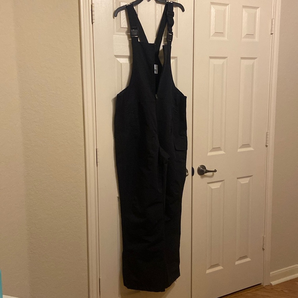 Women’s Magellan Outdoors Black Ski Jumper Sz L